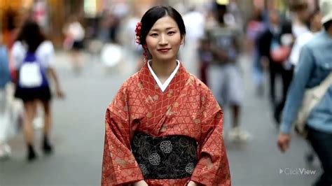 japanese ppl think they are fake politiness